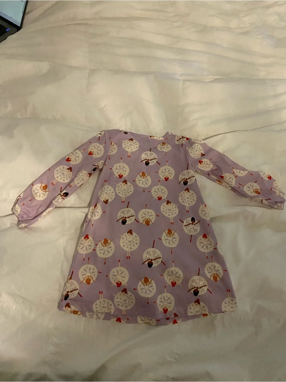 Hanna Andersson Lavender Ballet snowflake nightgown 4T